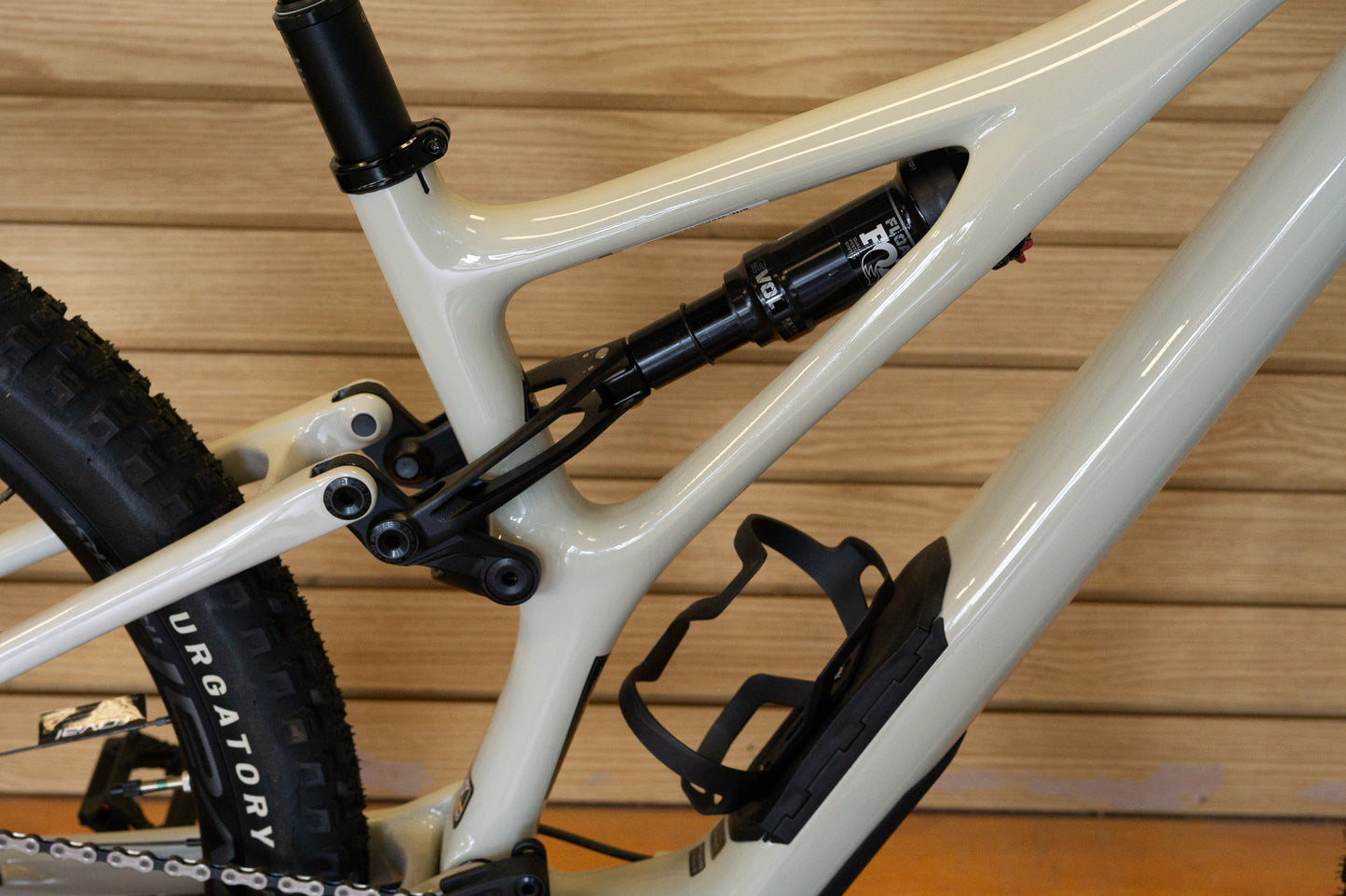 Specialized Stumpjumper Expert - Gloss White Mountain/Gunmetal (S3)