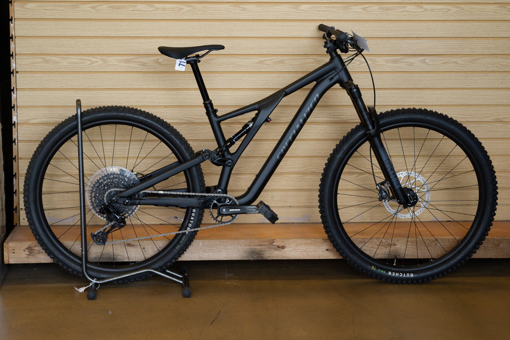 Specialized 2023 Stumpjumper Alloy - Satin Black/Smoke (S3) Mountain Bike - Side View